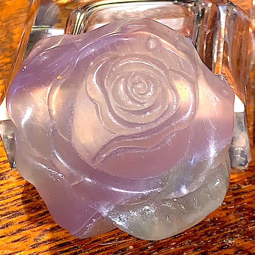 FLUORITE ROSE CARVED NEW HEALING STONE LIGHT LAVENDER